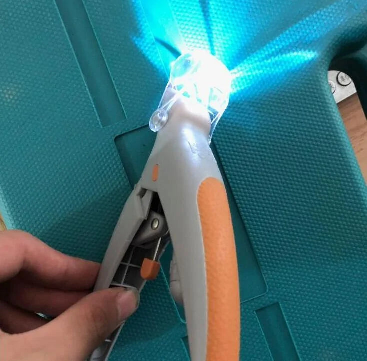 LED Lighting Pet Nail Clipper